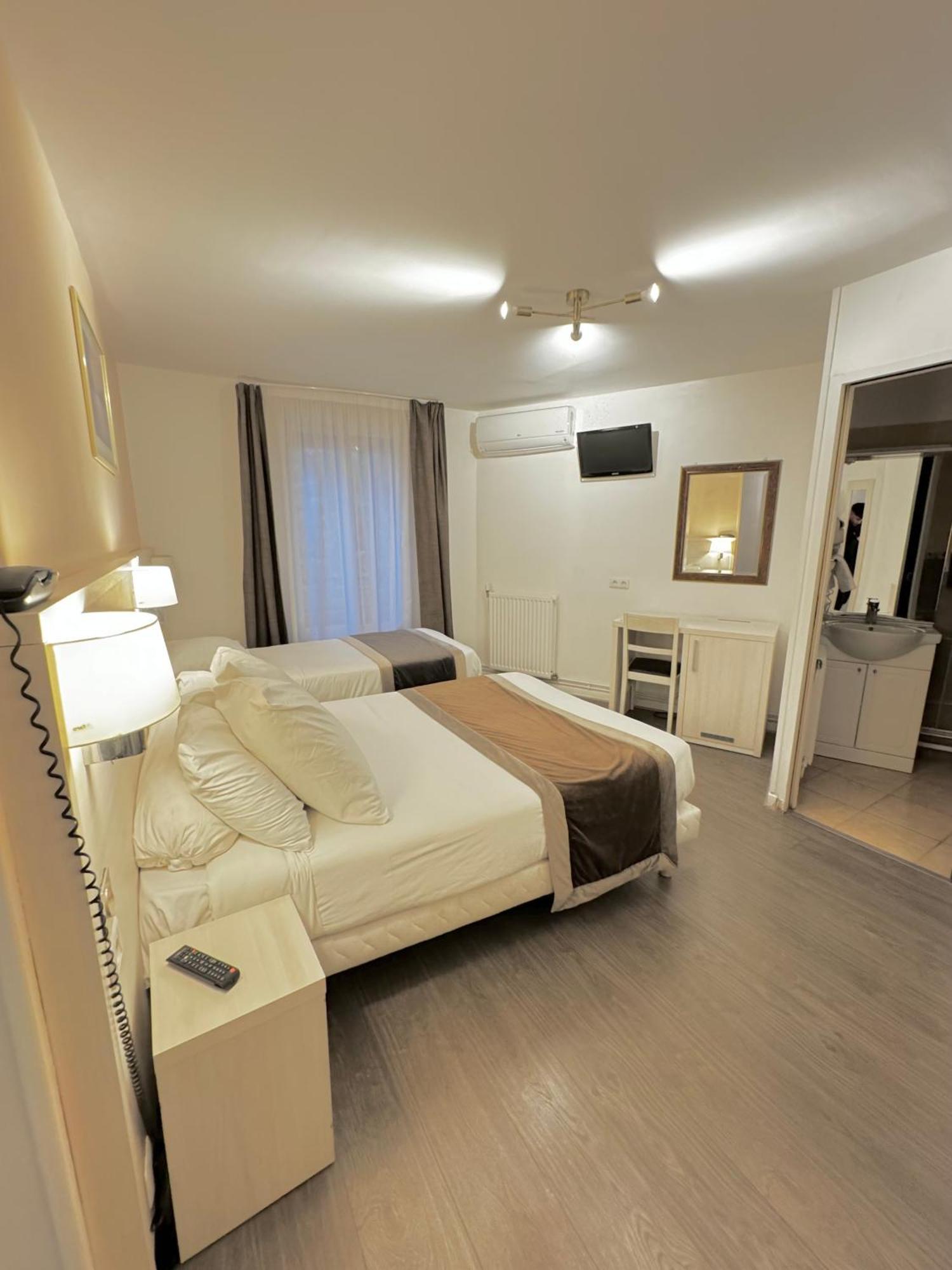 Family Room,1697824844:JPEG